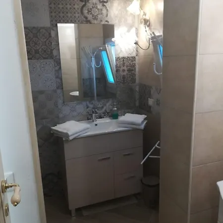 Oikos Atena Nocleg ze śniadaniem 3*