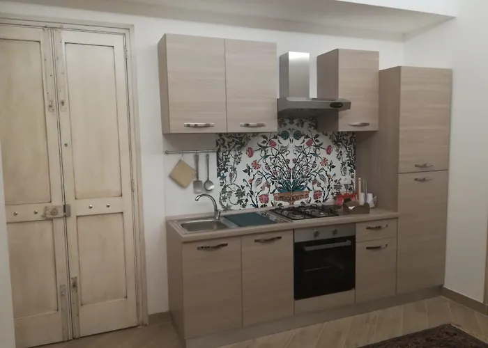 Oikos Atena 3* Λέτσε