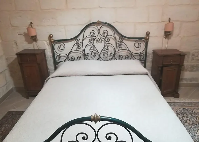 Oikos Atena Bed and Breakfast 3*