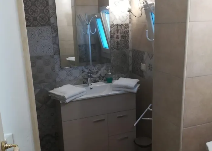 Oikos Atena Bed and Breakfast 3*