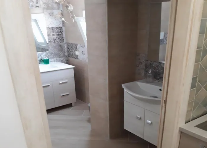 Oikos Atena Bed and Breakfast