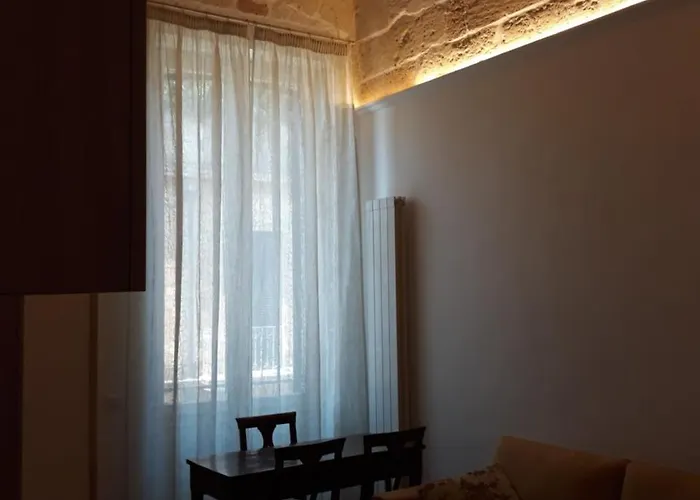 Oikos Atena 3* Λέτσε