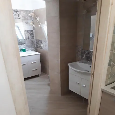 Oikos Atena Bed & Breakfast