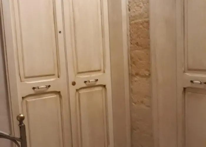 לינה וארוחת בוקר Oikos Atena